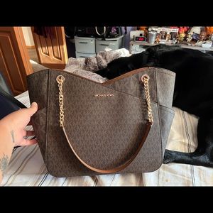 Michael kors tote